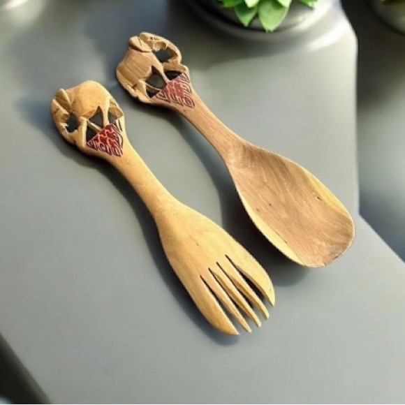 💟💎Vintage Hand carved Elephant Salad Serving Teak Wood Spoon & Fork - Picture 2 of 12